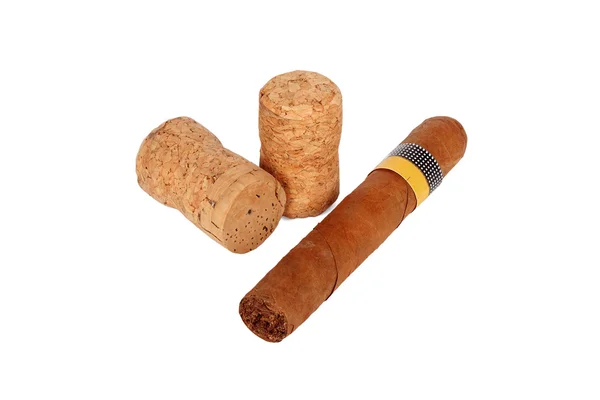 Cigarros Grandes Unos Cuantos Tapones Vino Sobre Fondo Blanco —  Fotos de Stock