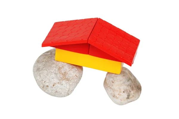 Ein Konzeptionelles Modell Eines Hauses Bestehend Aus Steinen Und Spielzeugdach — Stockfoto
