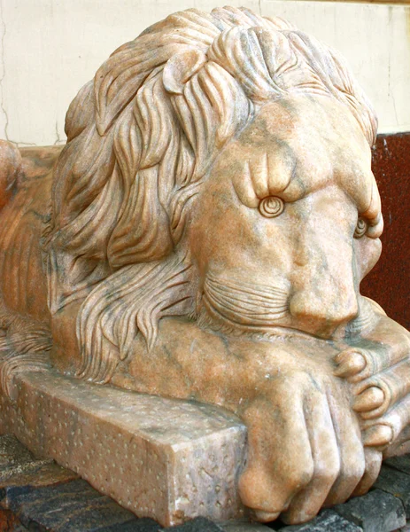 Estatua de un león — Foto de Stock