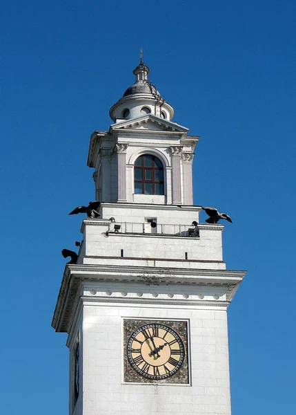El reloj en la torre — Foto de Stock