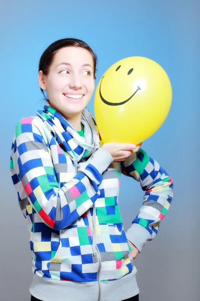 Chica con un globo —  Fotos de Stock
