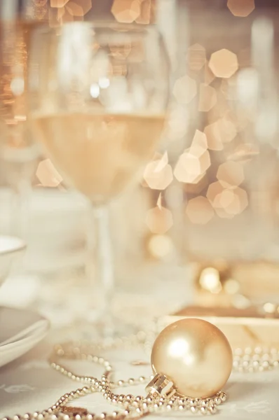 Mooie gouden couvert voor Kerstmis — Stockfoto