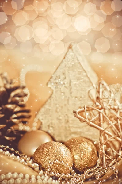 황금빛 크리스마스 장식 — 스톡 사진