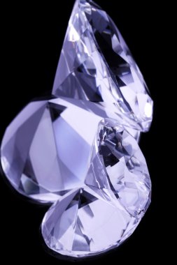 elmas, mücevher üzerinde arka plan yansıyor.