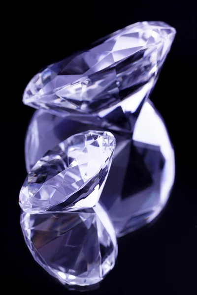 Diamanten Juwelen Auf Verspiegeltem Hintergrund — Stockfoto