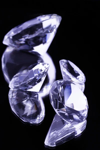 Diamantes Joyas Sobre Fondo Espejado —  Fotos de Stock