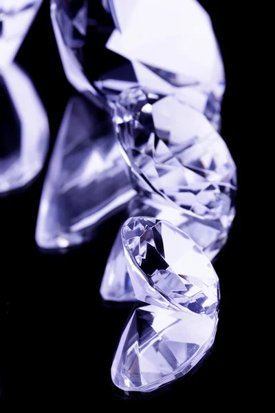 Diamanty Drahokamy Zrcadlené Pozadí — Stock fotografie