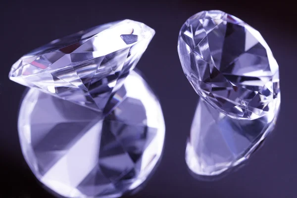 Diamantes Jóias Sobre Fundo Espelhado — Fotografia de Stock
