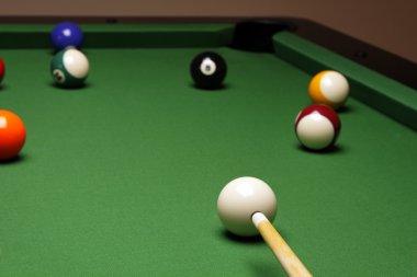 Bilardo Zamanı! Tablo havuzu oyun kavramını!