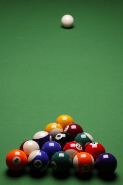 Bilardo Zamanı! Tablo havuzu oyun kavramını!