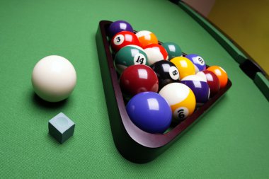 Bilardo Zamanı! Tablo havuzu oyun kavramını!