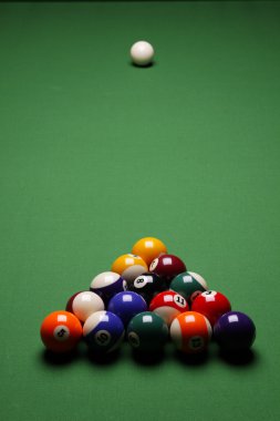 Bilardo Zamanı! Tablo havuzu oyun kavramını!