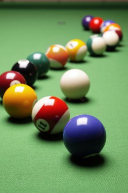 Bilardo Zamanı! Tablo havuzu oyun kavramını!