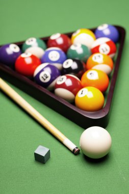 Bilardo Zamanı! Tablo havuzu oyun kavramını!