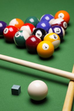 Bilardo Zamanı! Tablo havuzu oyun kavramını!