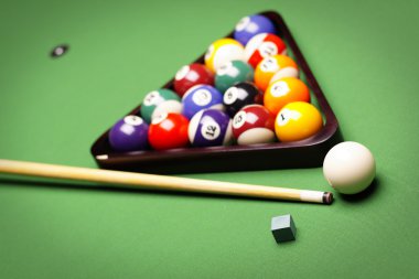 Bilardo Zamanı! Tablo havuzu oyun kavramını!