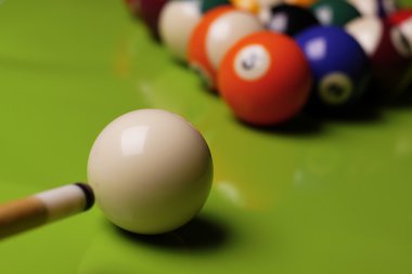 Bilardo Zamanı! Tablo havuzu oyun kavramını!