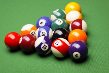 Bilardo Zamanı! Tablo havuzu oyun kavramını!