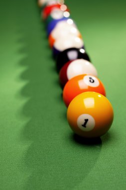 Bilardo Zamanı! Tablo havuzu oyun kavramını!