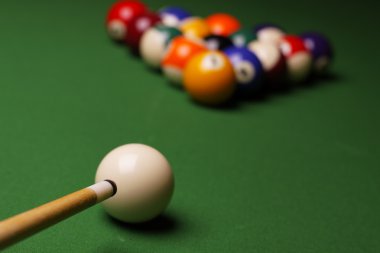 Bilardo Zamanı! Tablo havuzu oyun kavramını!