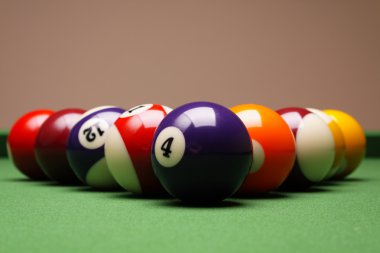 Bilardo Zamanı! Tablo havuzu oyun kavramını!