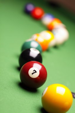 Bilardo Zamanı! Tablo havuzu oyun kavramını!