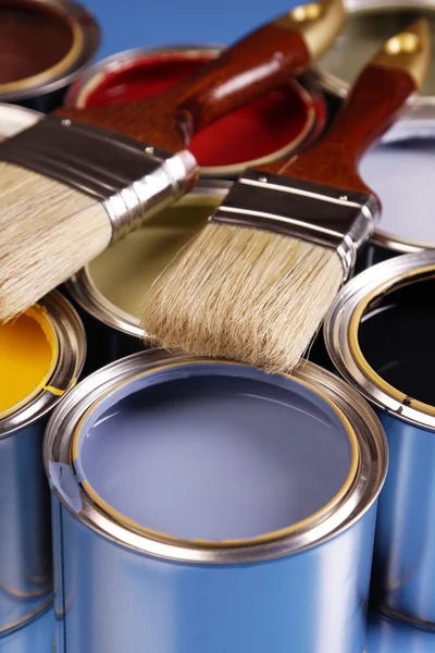 Coloridas latas de pintura —  Fotos de Stock