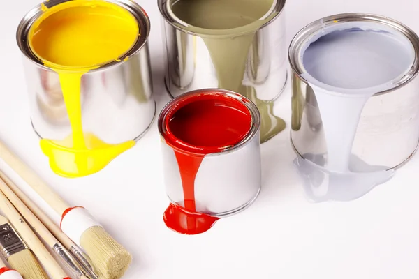 絵画、塗料缶や paintbrusches! — ストック写真