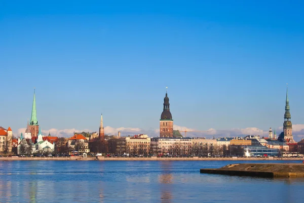 Vista da antiga Riga, Letónia Fotos De Bancos De Imagens