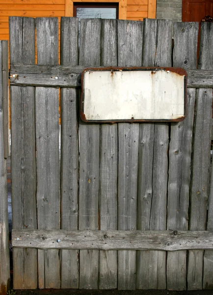 Старый деревянный забор — стоковое фото