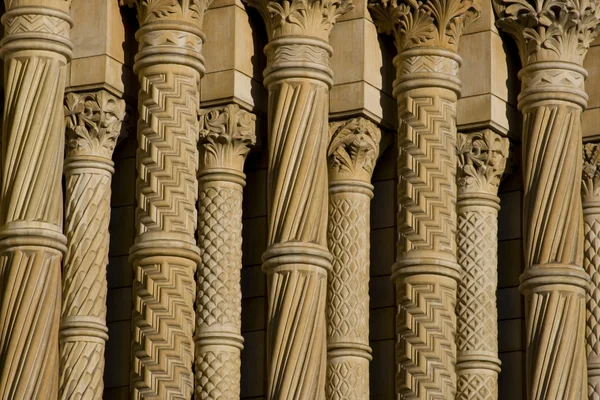 Ряд исторических колонн — стоковое фото