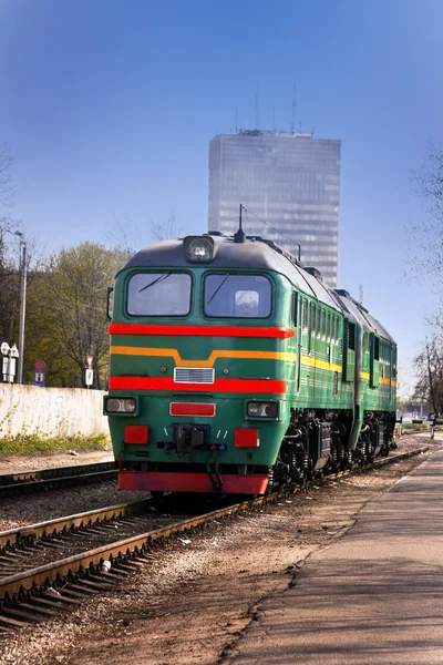 Diesel tåg i centrala riga — Stockfoto