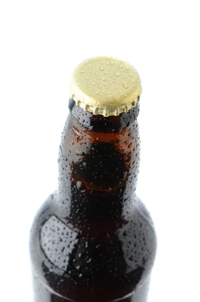 Primer plano de una tapa y cuello de botella de cerveza — Foto de Stock