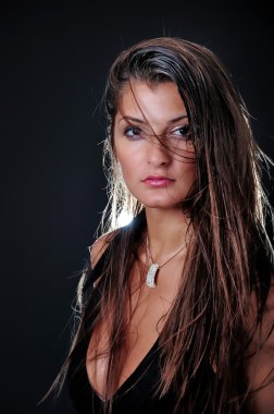 siyah zemin seksi kız