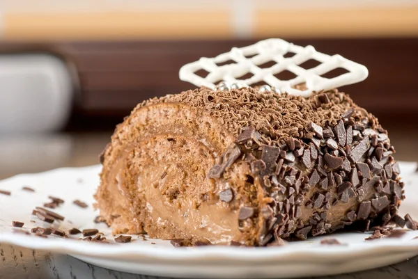 Taze Pişmiş Ahşap Bir Masa Üzerine Çikolatalı Kek — Stok fotoğraf