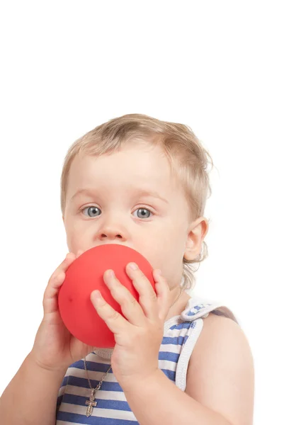 Мальчик с мячом — стоковое фото