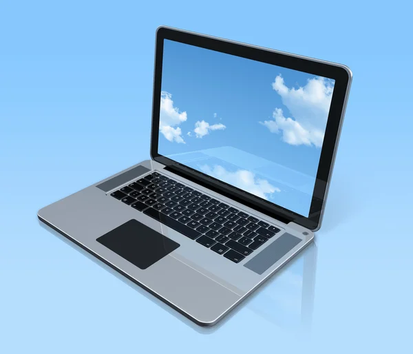 Laptop-Computer isoliert auf blau mit Himmelsbildschirm — Stockfoto