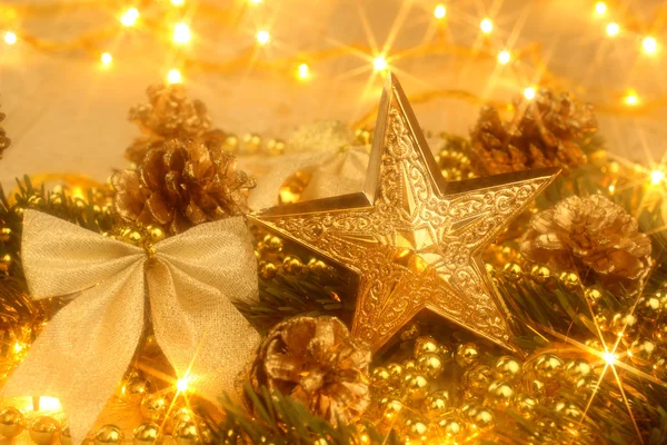 黄金のクリスマス飾り — ストック写真