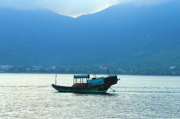 Barco de pescado en Hong kong —  Fotos de Stock