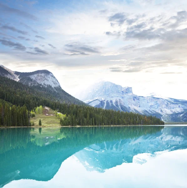 Kanadyjski jezioro — Zdjęcie stockowe