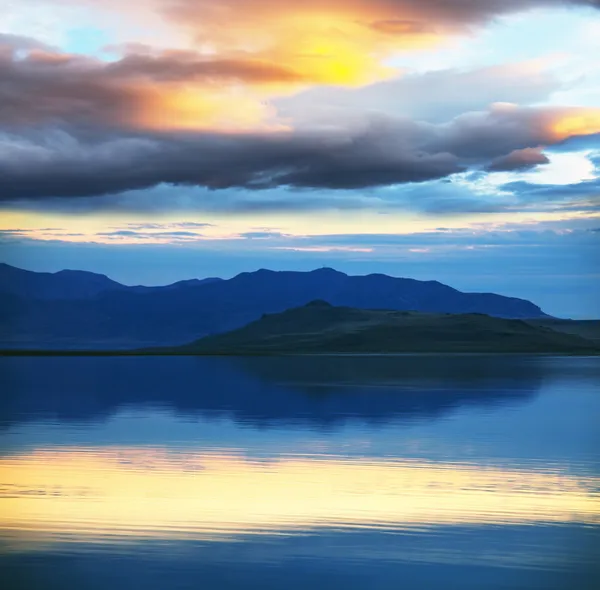 Jezero na sunset — Stock fotografie