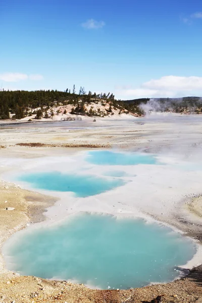 Heiße Quelle in Yellowstone — Stockfoto