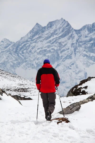 Caminata en el Himalaya — Foto de Stock