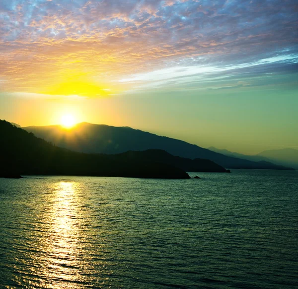 Zonsondergang op zee — Stockfoto