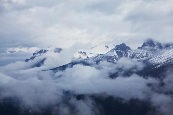 Kanadan vuoret — kuvapankkivalokuva