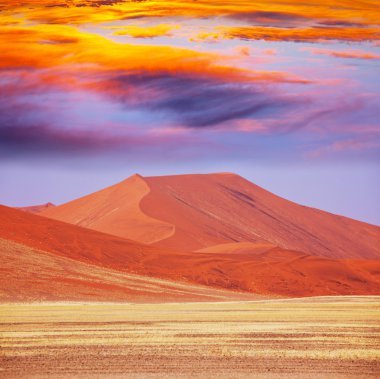 Dune günbatımı üzerinde