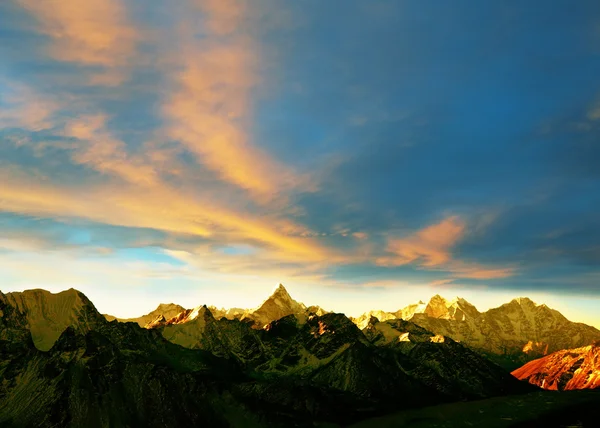 Himalaya bij dageraad — Stockfoto