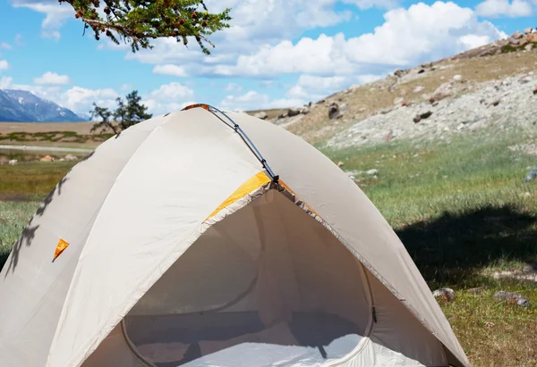 Tenda in montagna — Foto Stock