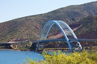 giva Nehri üzerinde köprü