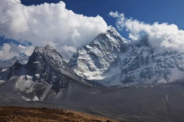 Himalaje wysokie góry — Zdjęcie stockowe